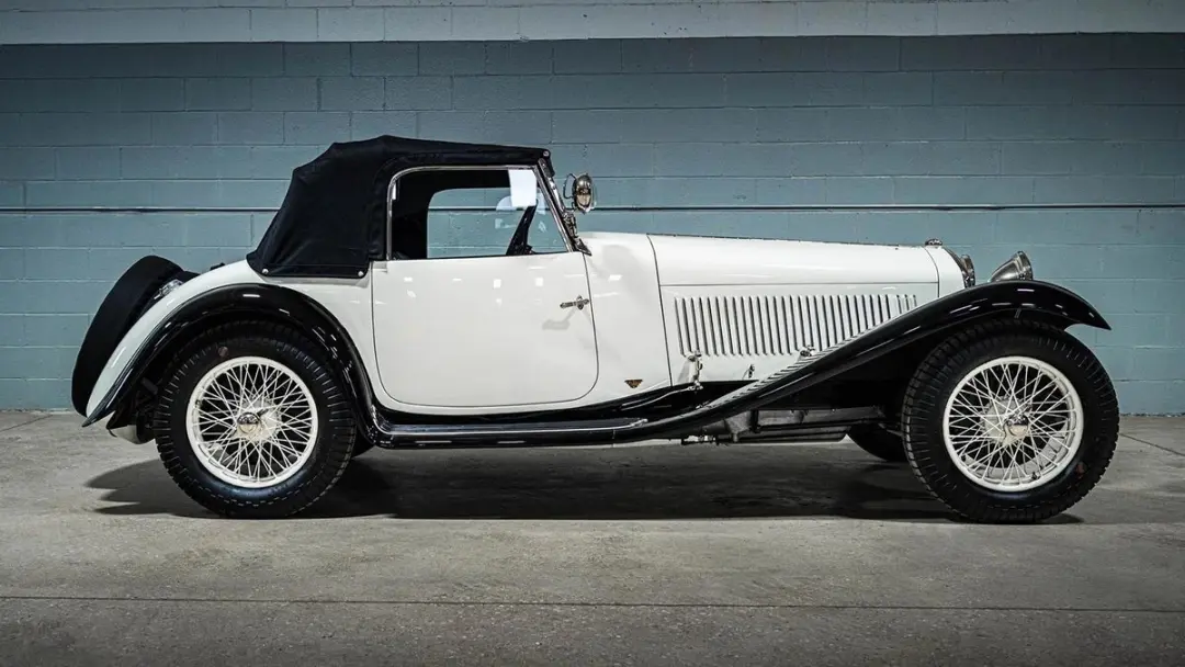 Matrix Alfa Romeo 6C 1750 Gran Sport Figoni Roadster 1932 - 1:43 - Wit/Zwart
