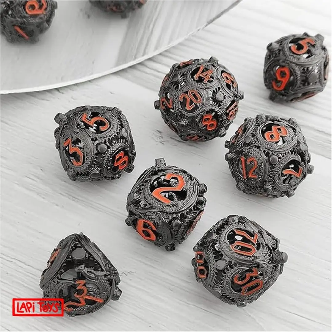 Lapi Toys DnD Polydice Metalen Dobbelstenen - 7 Stuks - Zilverkleurig/Rood