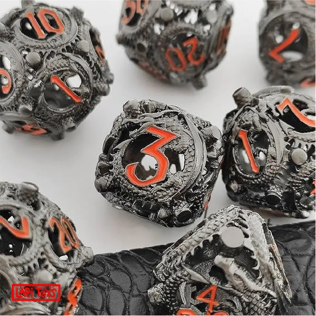 Lapi Toys DnD Polydice Metalen Dobbelstenen - 7 Stuks - Zilverkleurig/Rood