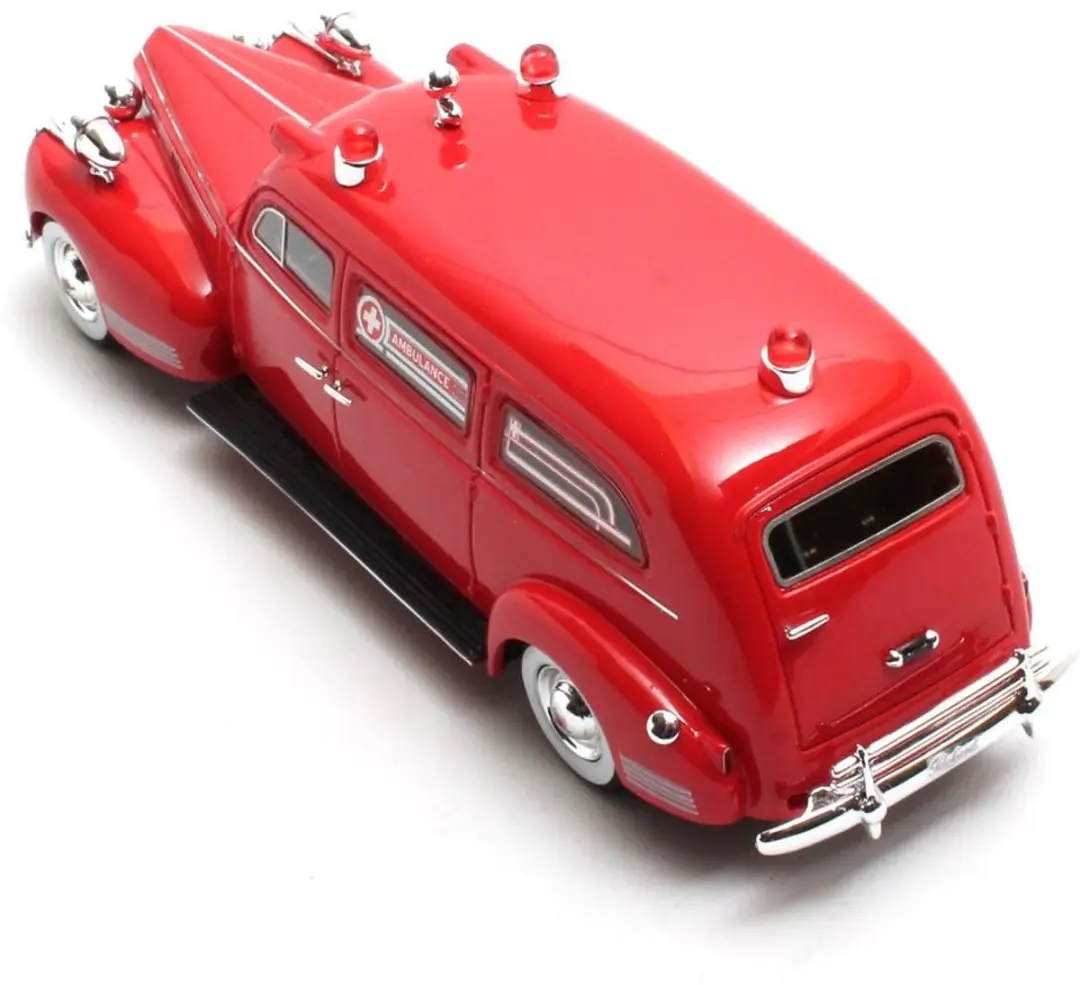 Matrix Henney-Packard Ambulance 1941 1:43 - Rood