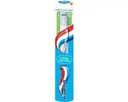 Aquafresh Clean Control Medium Tandenborstels - 3 Stuks - Lichtblauw