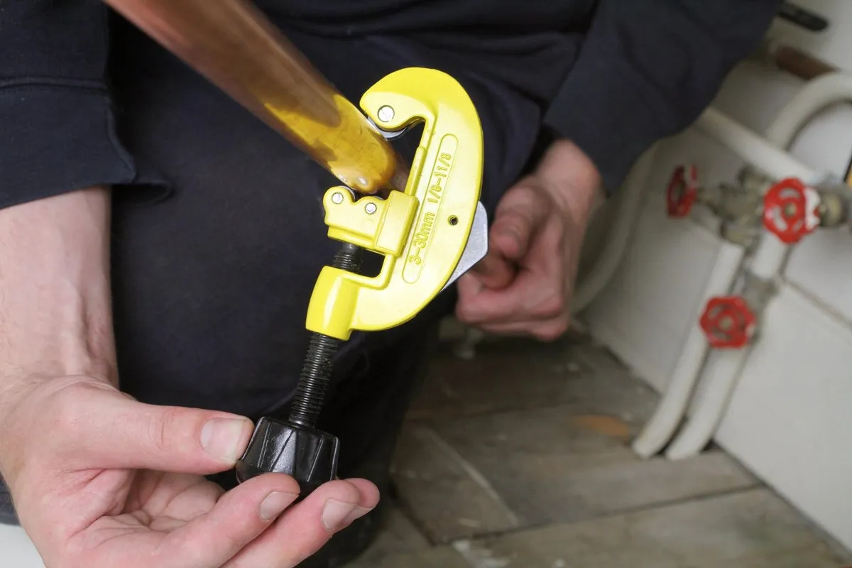 Stanley Verstelbare Pijpsnijder 3-30mm - Metaal - Geel