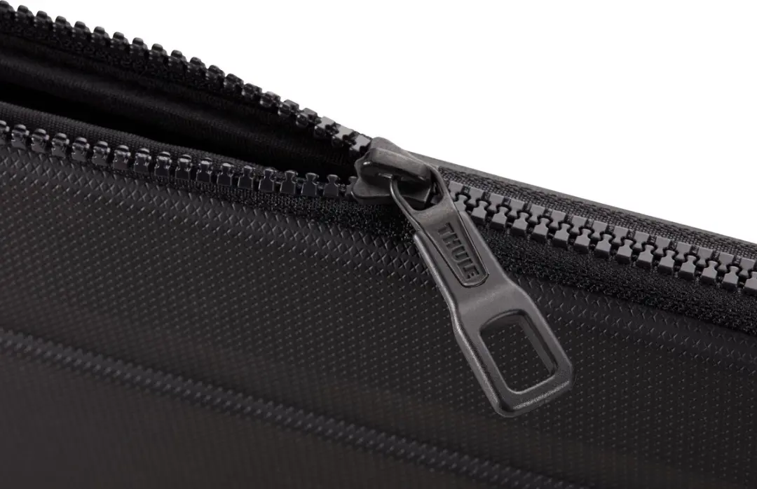 Thule Gauntlet 4 3203970 Laptophoes - 12 inch - Blauw