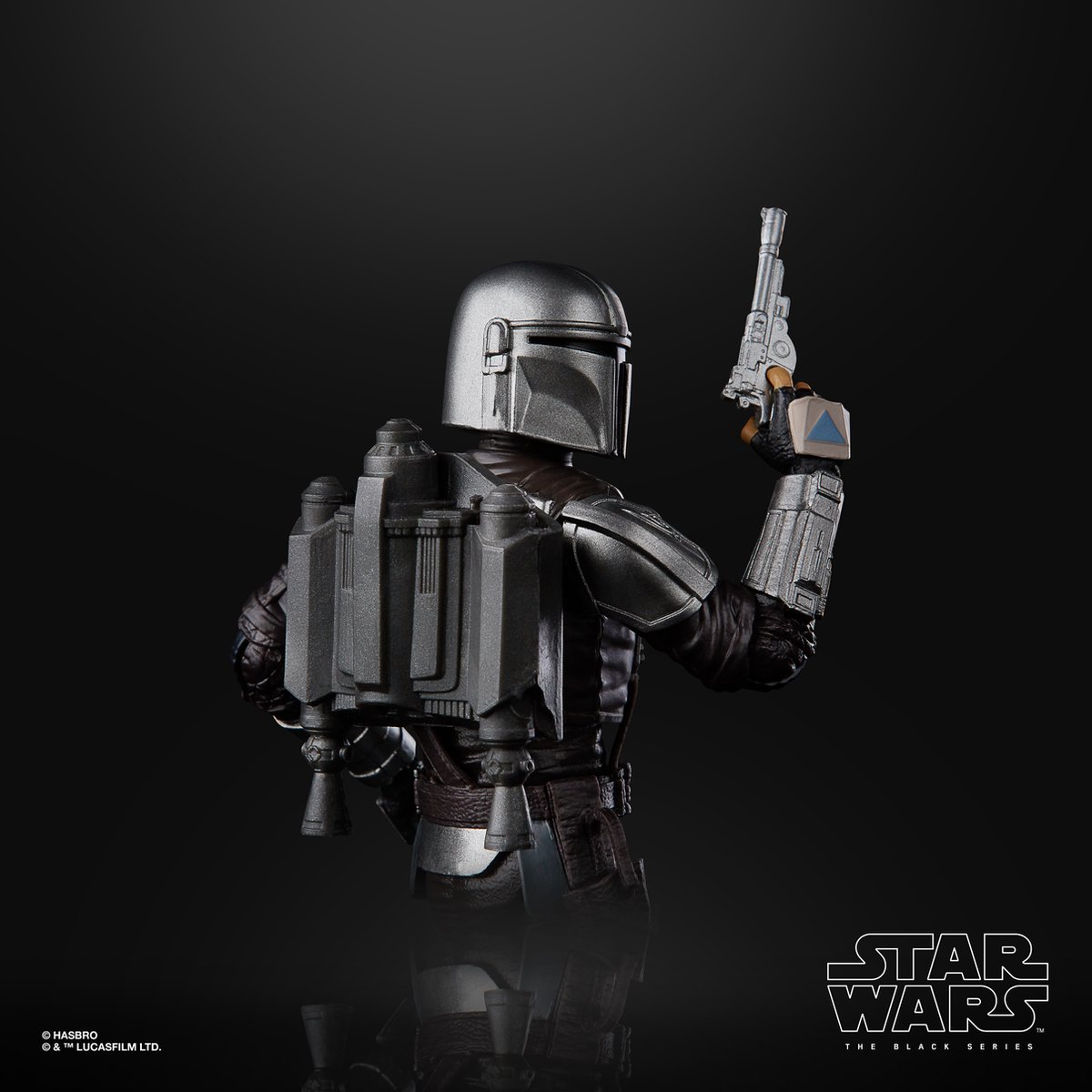 Star Wars: The Black Series - The Mandalorian Beskar Armor Collectible