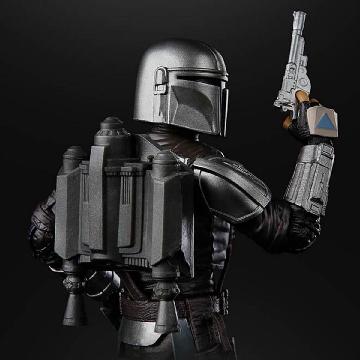 Star Wars: The Black Series - The Mandalorian Beskar Armor Collectible