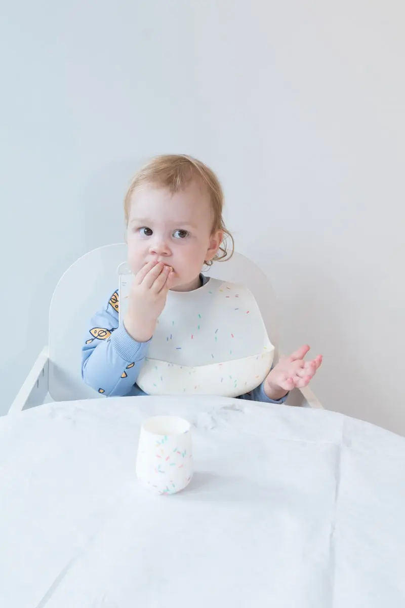 Nûby Sprinkelspakket Mini Drinkbeker & Slabbetje - 60ml