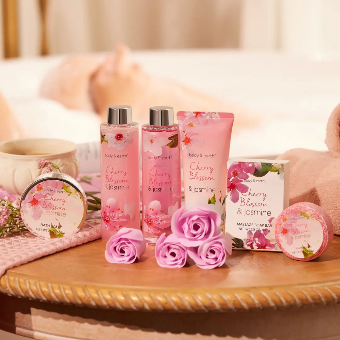 Body & Earth Cherry Blossom Wellness Geschenkset - 11 Stuks - afbeelding 6 van 6