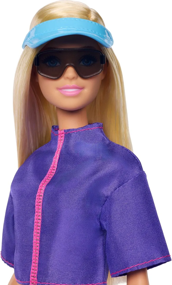 Barbie Outdoor-Abenteuer Malibu JJV59 - Speelgoedset - 6 Spelers - Multicolor