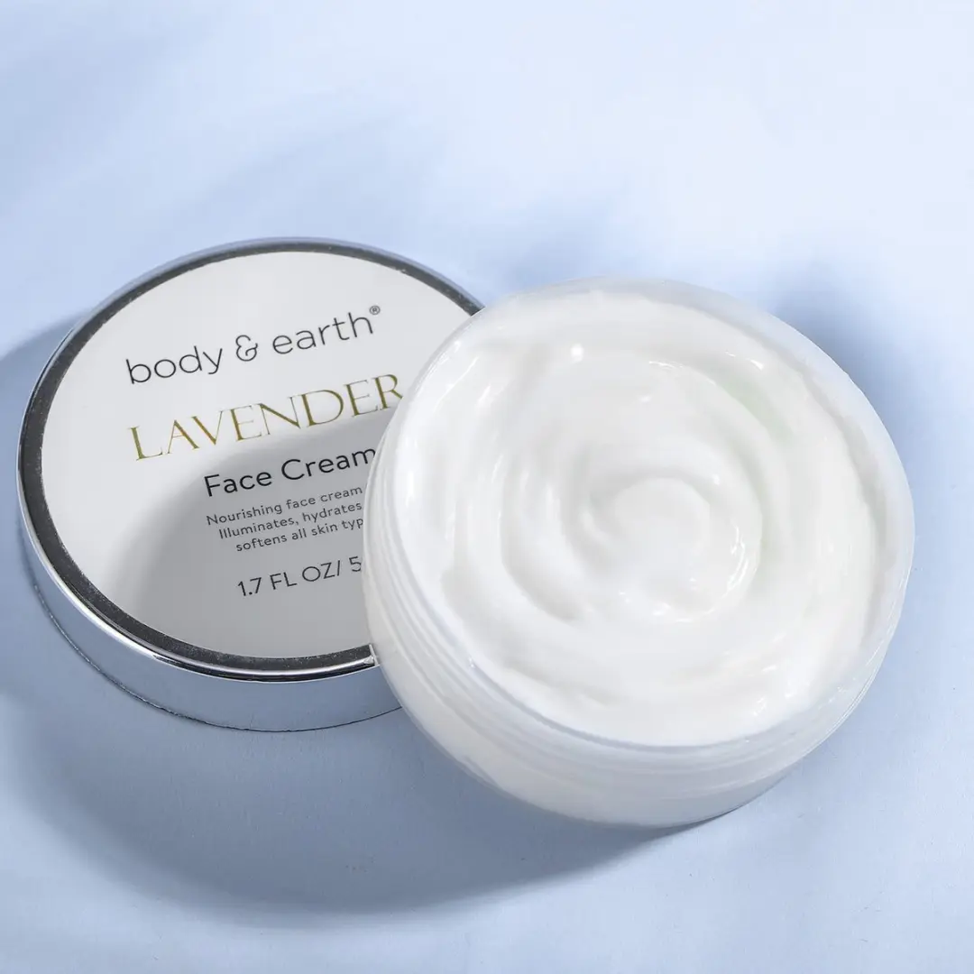Body & Earth Lavendel Sensation Verwenpakket - 7 Stuks - afbeelding 6 van 6