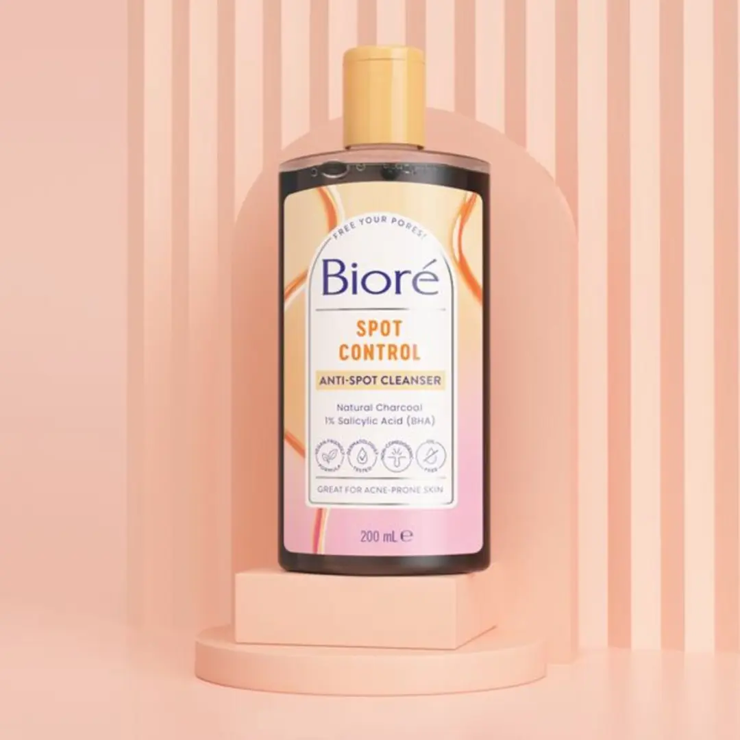 Bioré Houtskool Anti-Puistjes Cleanser 200ml