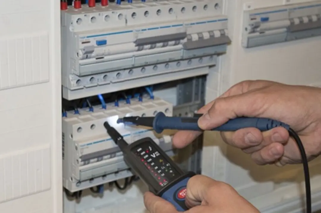 Levelfix EM700 Voltmeter - Universele spanningstester