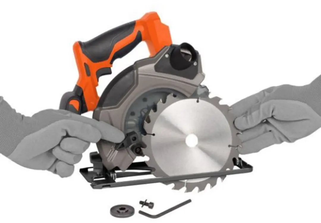 Powerplus Dual Power POWDP25200 Cirkelzaag - Ø165mm - 1x Zaagblad - afbeelding 6 van 6
