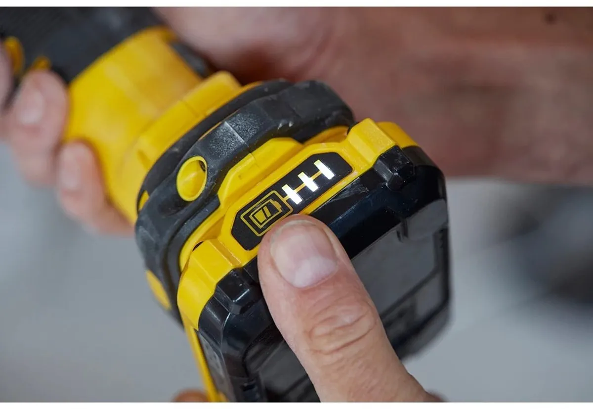 Stanley FatMax SFMCE500D2K-QW Multitool - 2x 2.0Ah Accu