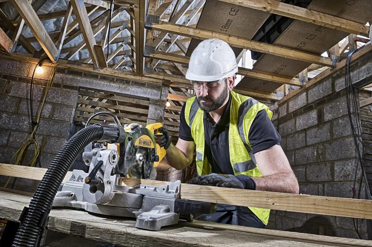 DeWalt DWS774 Afkortzaag 1400W Ø216mm
