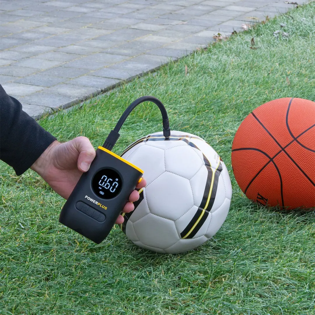 Powerplus POWX1710 Luchtpomp 16l/min - 8V - 4 Mondstukken