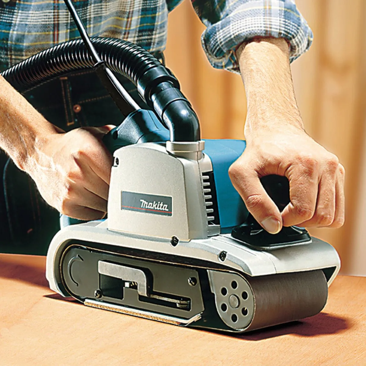 Makita 9403J Bandschuurmachine 1200W
