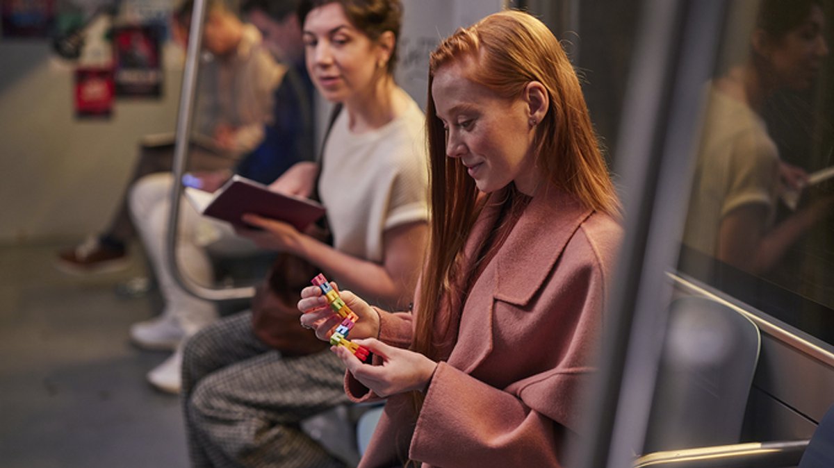 999 Games - Flex Puzzler MAX - Breinbreker - Uitdagende puzzel als fidget toy - Stimuleert het ruimtelijk inzicht - Educatief spel - Fidget Toy - Solo spel - Klein cadeautje