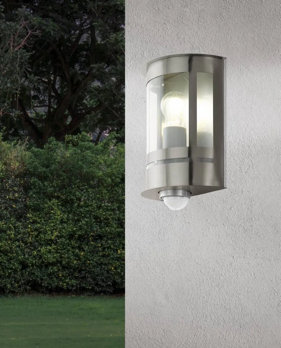 Eglo Tribano Buiten Wandlamp Zilvergrijs - 1 Lichtpunt