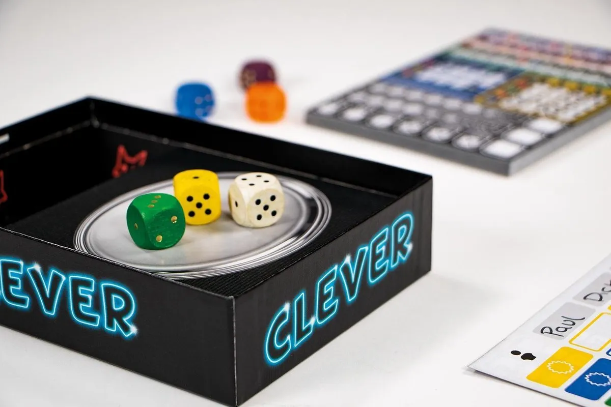 999 Games Clever Dobbelspel - 4 Spelers - Multikleur