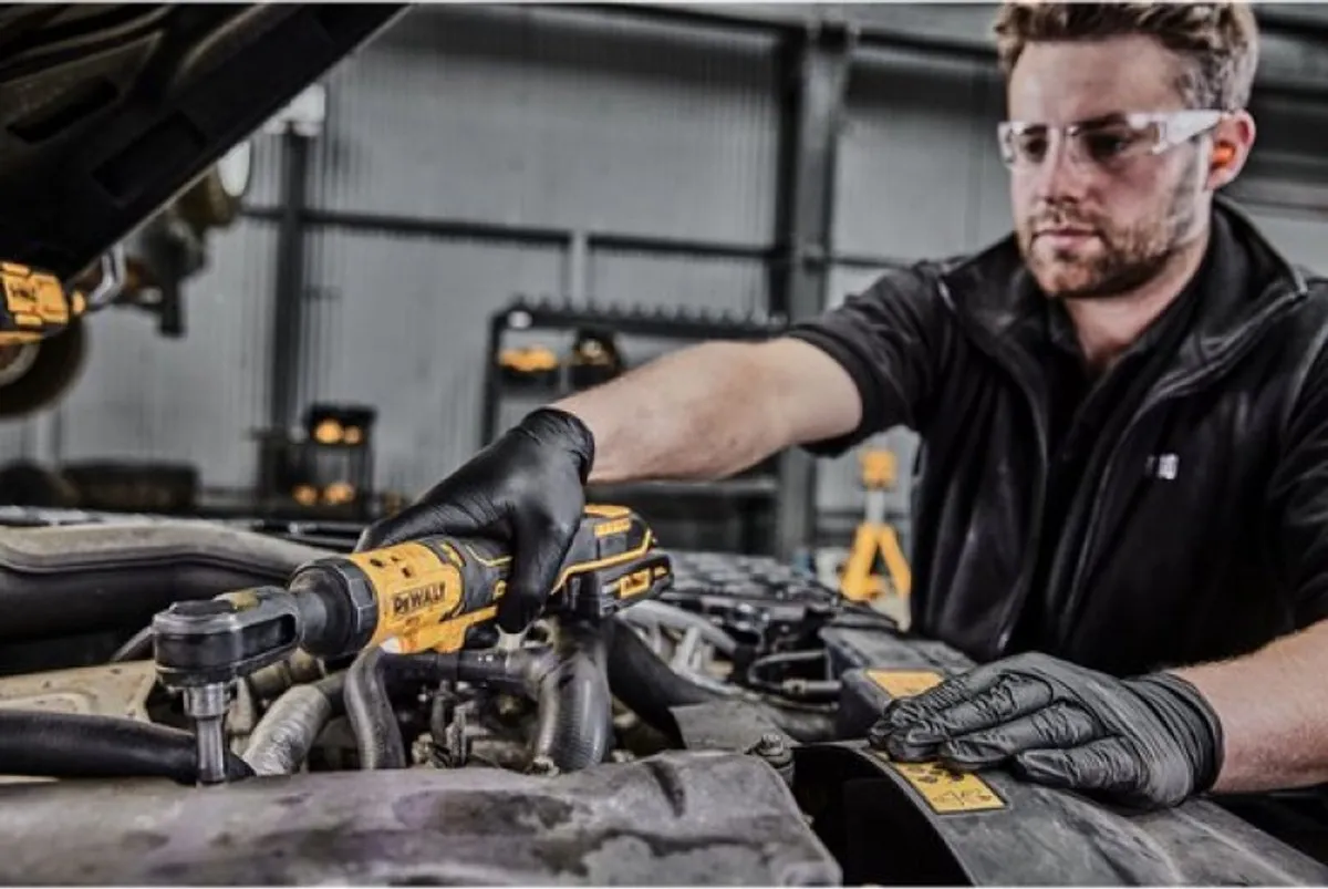 DeWalt DCF512N Haakse Ratelsleutel 18V XR - 1/2