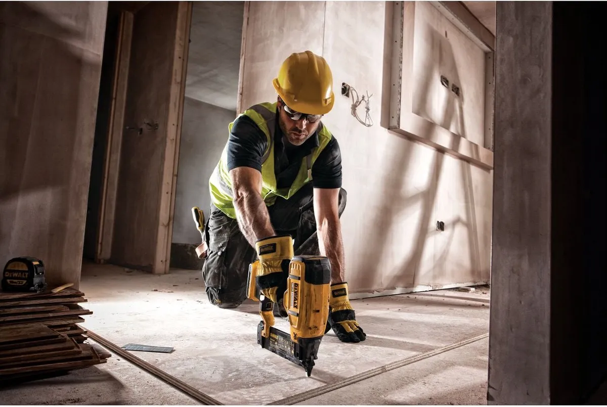DeWalt DCN680NT Accu MiniBrad Tacker 18V - 15-54mm - Koolborstelloos - afbeelding 6 van 6