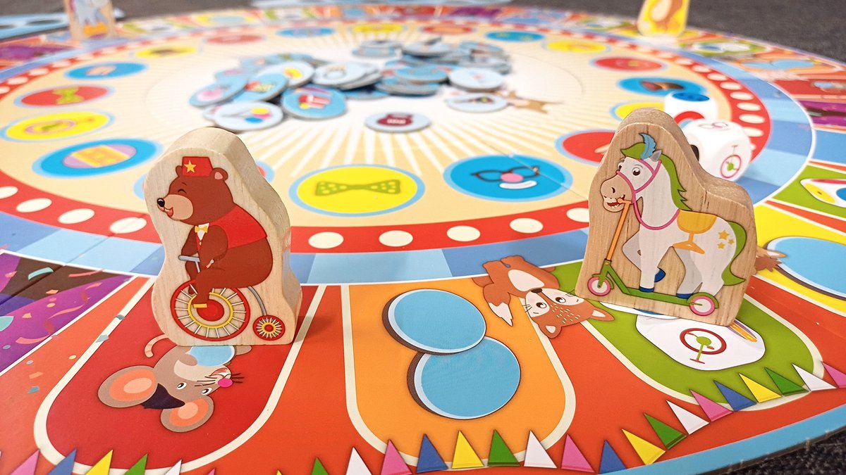 Tactic Dierencircus – Bordspel – Familiespel – Extra Groot Speelbord van 60 cm doorsnede – 5 Houten Dieren – 4 Grote Verzameltenten van 24x24 cm - Vanaf 4 jaar