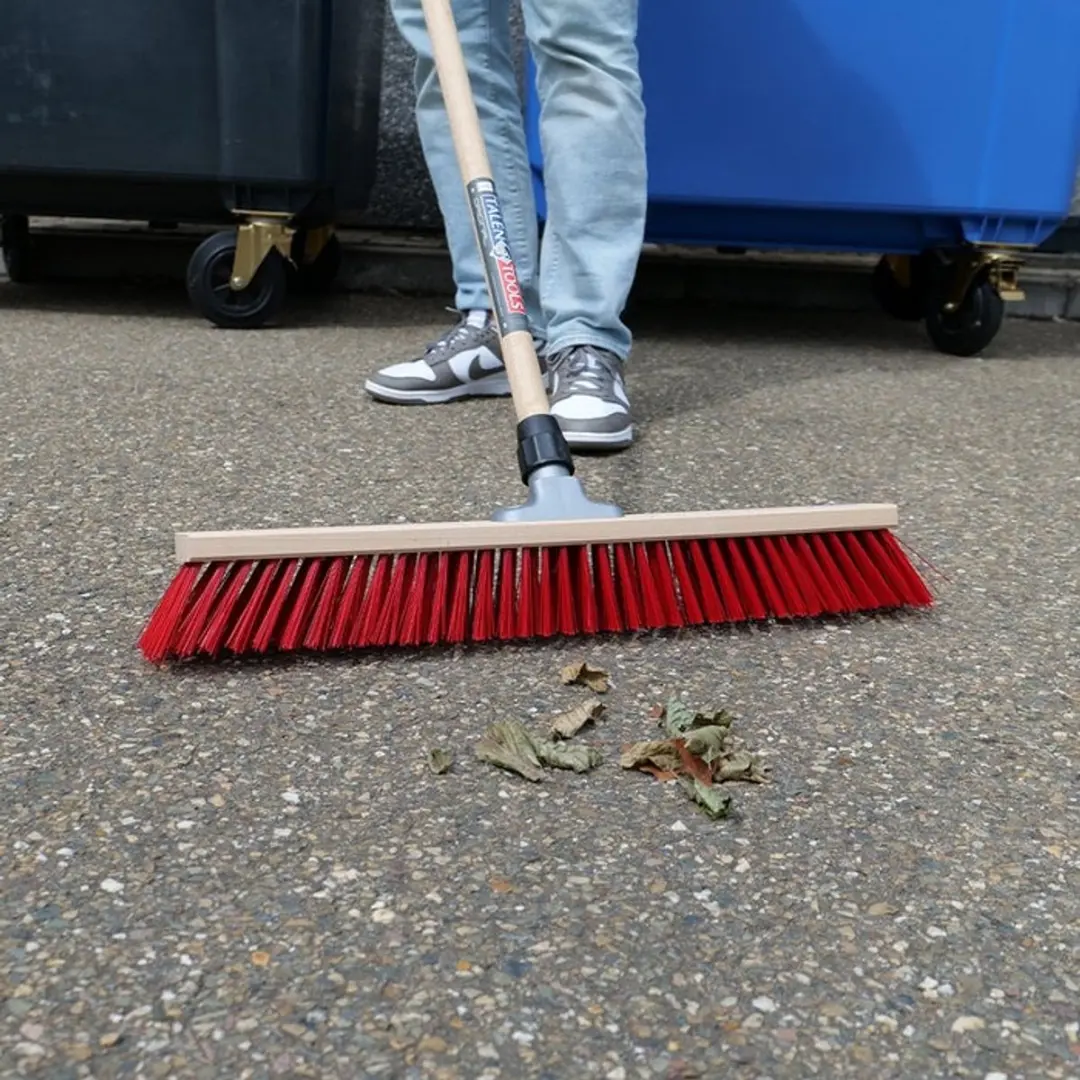 Talen Tools Straatbezem Kunststof 60cm - Rood