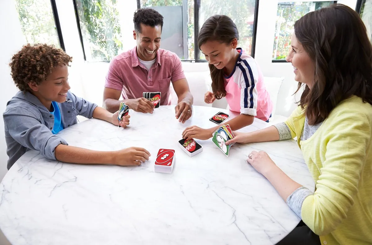 Mattel Games UNO Remix Kaartspel - 10 Spelers
