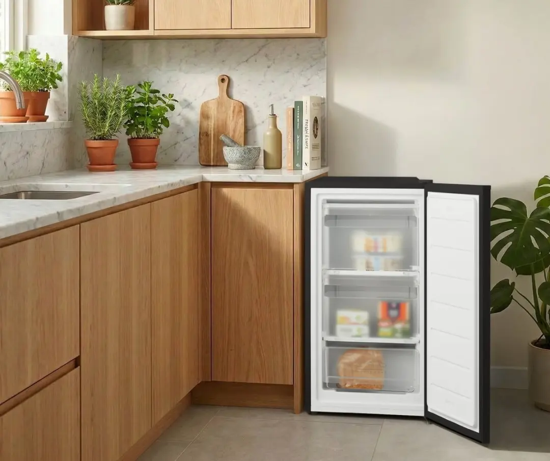 Tomado TFT4702B Tafelmodel Vriezer 60L - 3 Vriesladen - Zwart