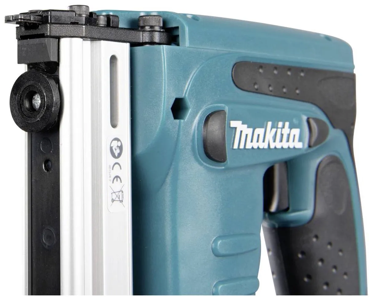 Makita DST221Z Accu Nietmachine 18V - 10-22mm