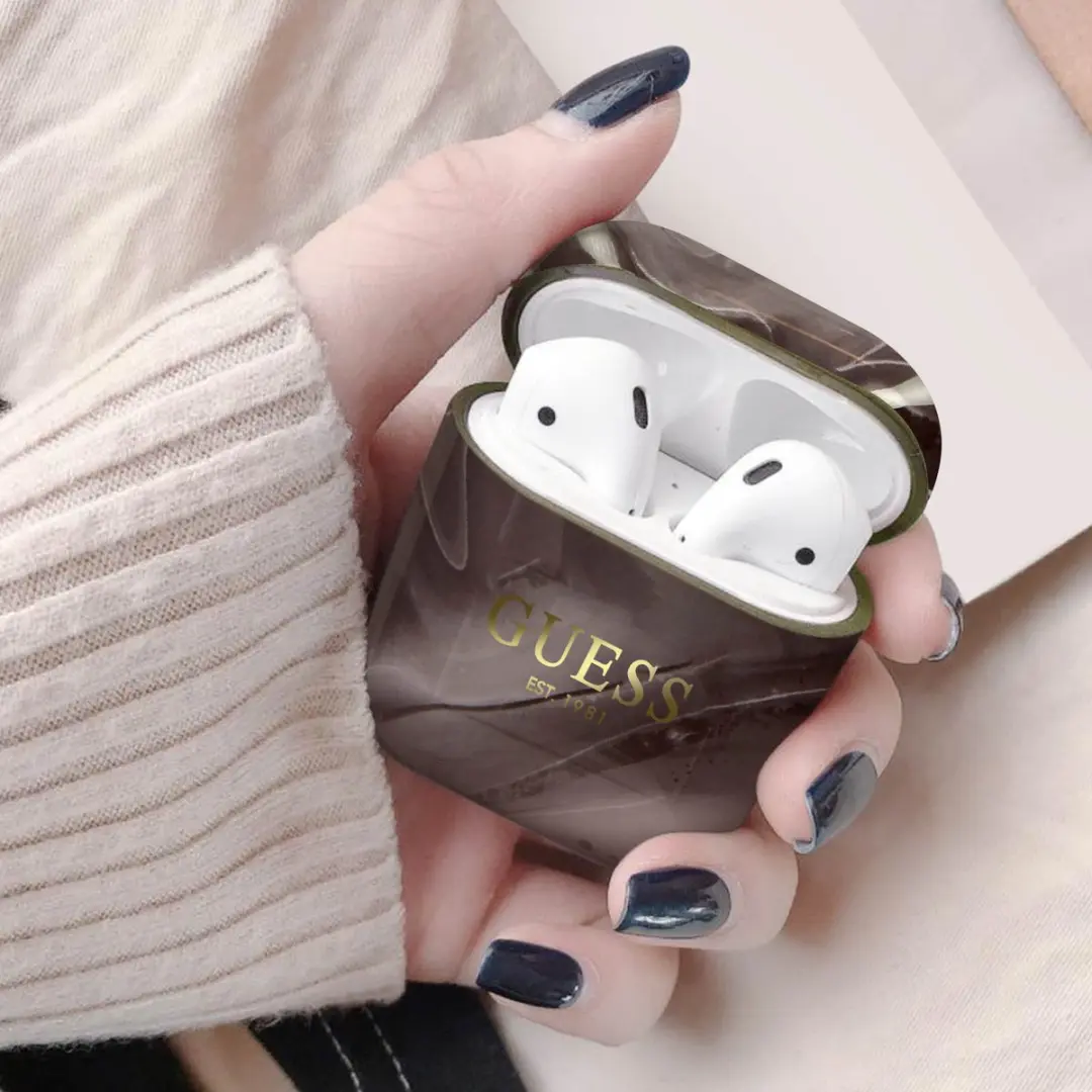 Guess TPU Shiny Marble Hoesje AirPods 1/2 - Zwart