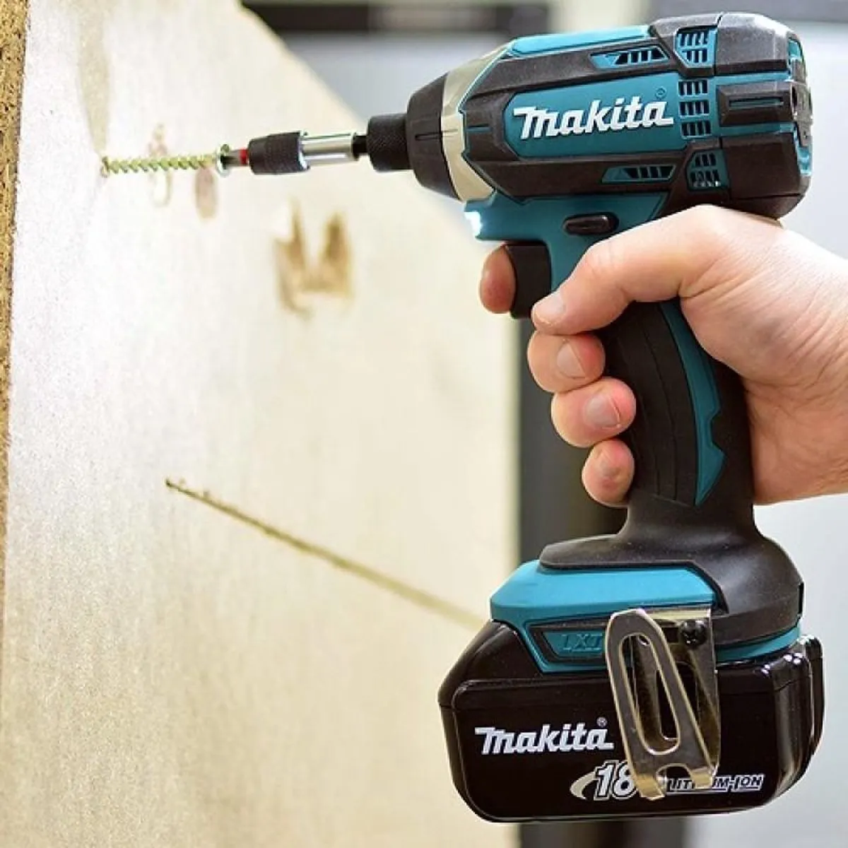 Makita DTD152RMJ Slagschroevendraaier - 2x 4.0Ah accu - Mbox