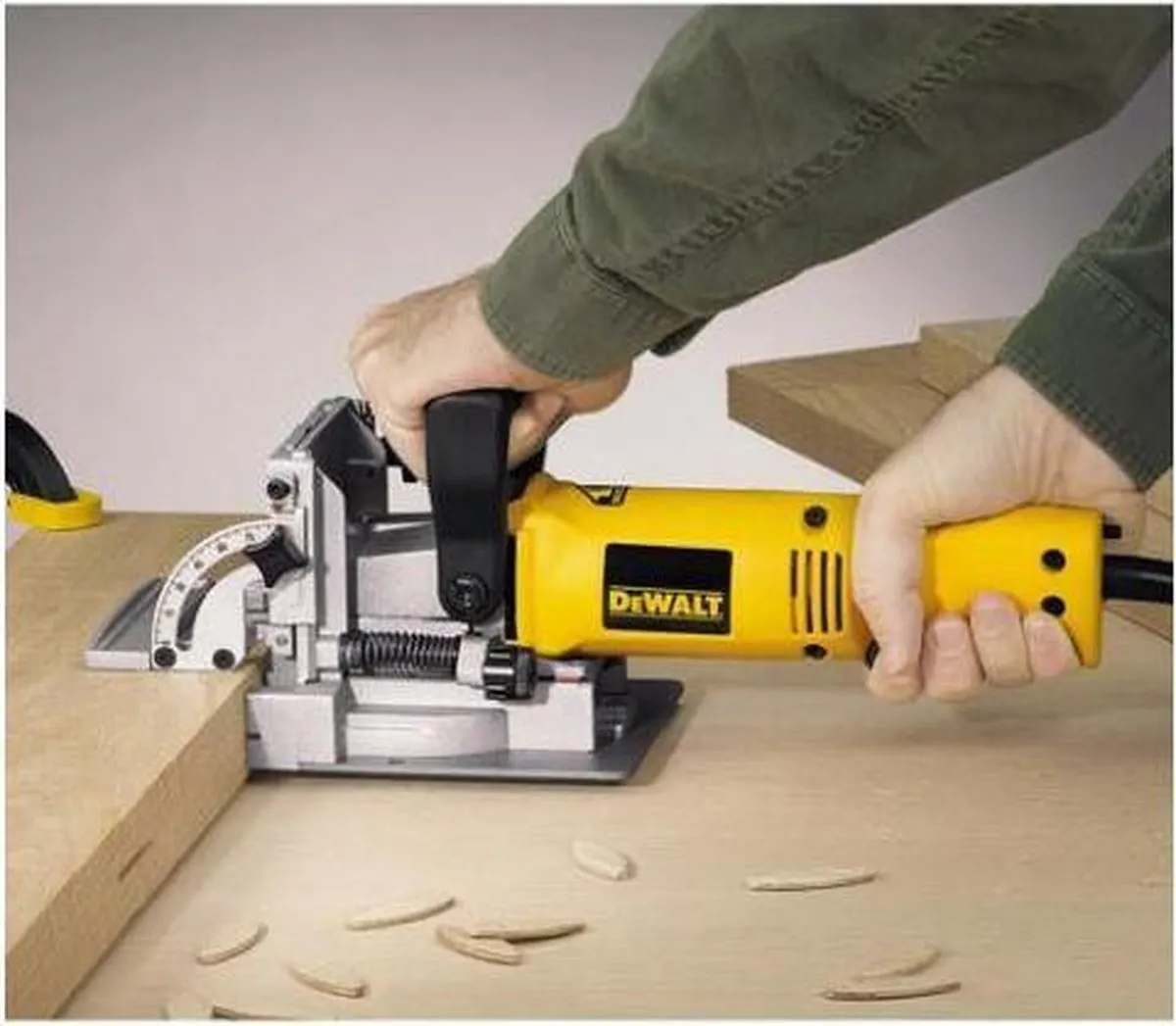 DeWalt DW682K Lamellenfrees 600W - Multicolor