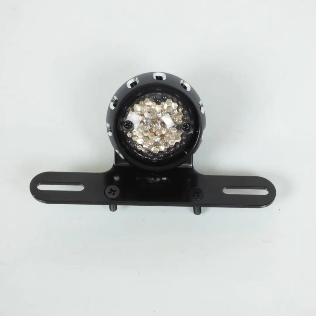 Replay LED Achterlicht 12V - met zwarte nummerplaatsteun