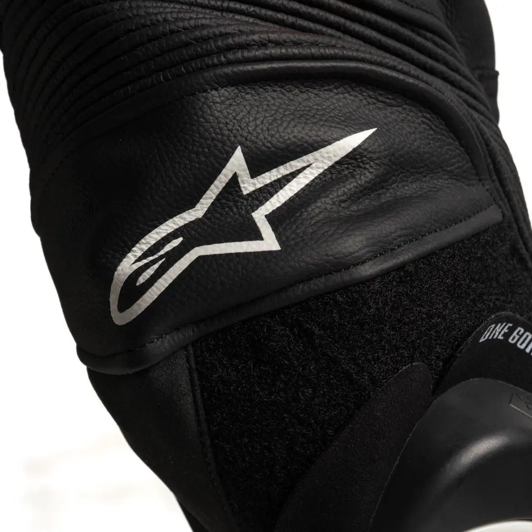 Alpinestars GP Force Chaser 1-delig Pak - Maat 52 - Zwart/Rood/Fluo