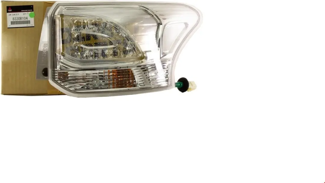 Mitsubishi Outlander PHEV Achterlicht Rechts LED - 2014 - 8330B104