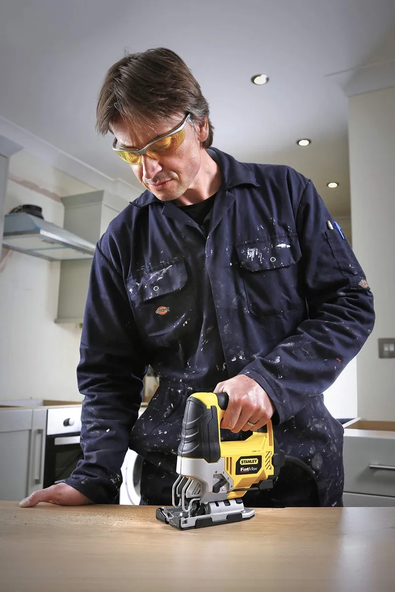 Stanley FatMax FME340K-QS Pendeldecoupeerzaag 710W - afbeelding 6 van 6