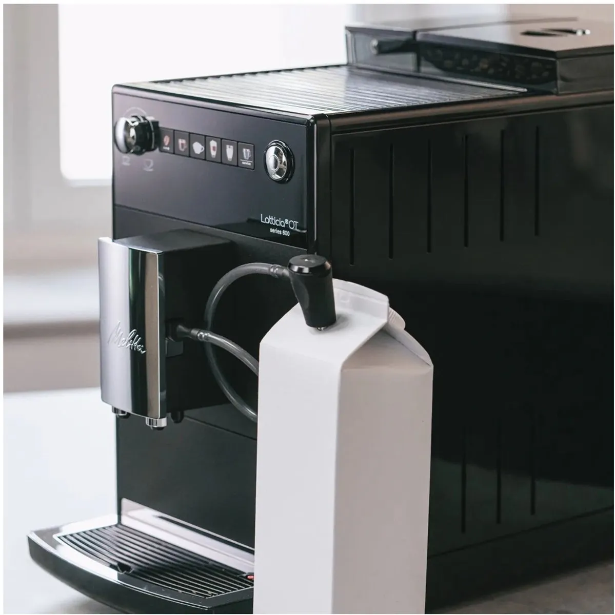 Melitta Latticia OT volautomatische Espressomachine F300-103 frosted zwart
