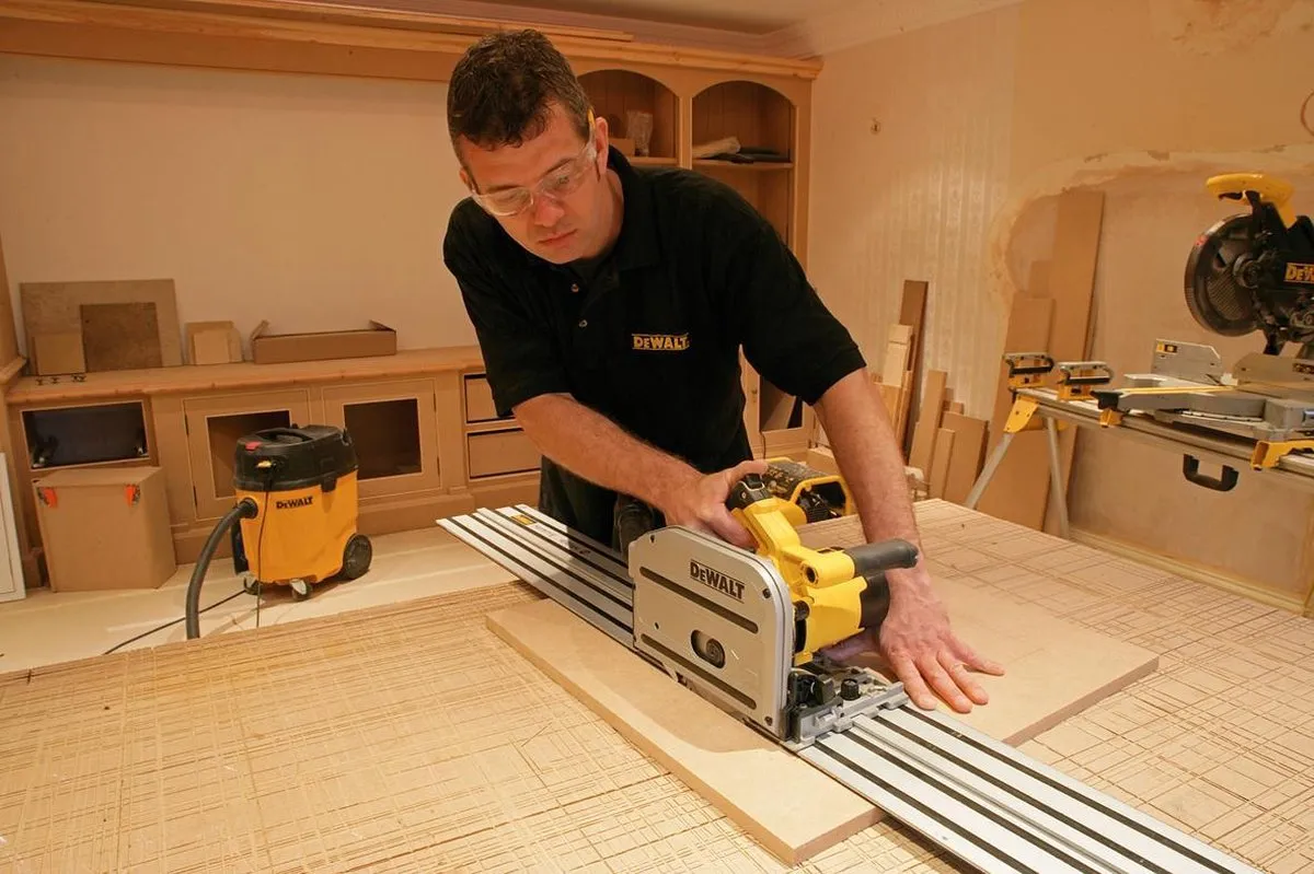 DeWalt DWS520KT Invalcirkelzaag 1300W - met geleiderail - afbeelding 6 van 6