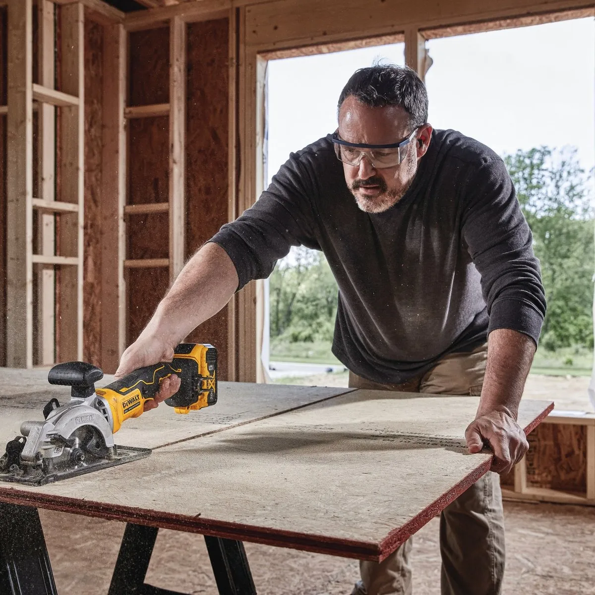 DeWalt DCS571E1T Accu Cirkelzaag 115mm 18V - 1.7Ah
