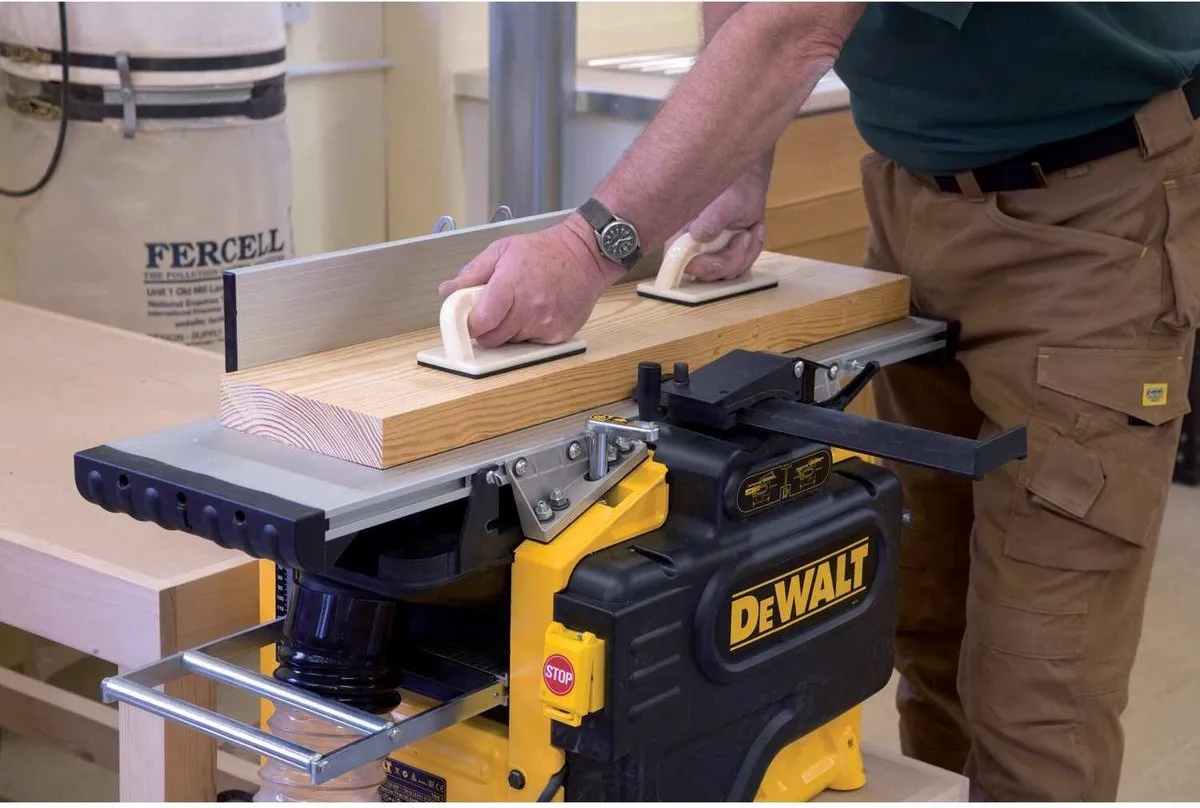 DeWalt D27300-QS Vlak- en Vandiktebank 2100W