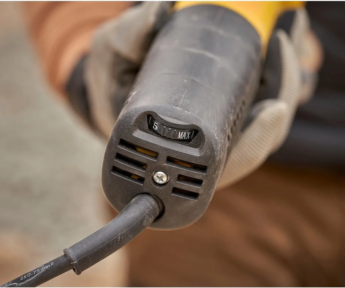 Stanley Fatmax FMEG225VS Haakse Slijper 1100W - 125mm Metaal