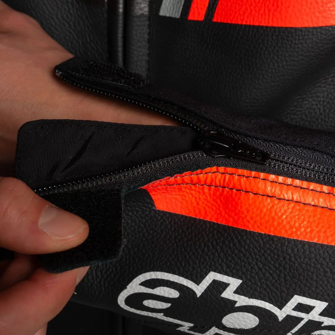 Alpinestars GP Force Chaser 1-delig Pak - Maat 50 - Zwart/Rood/Fluo