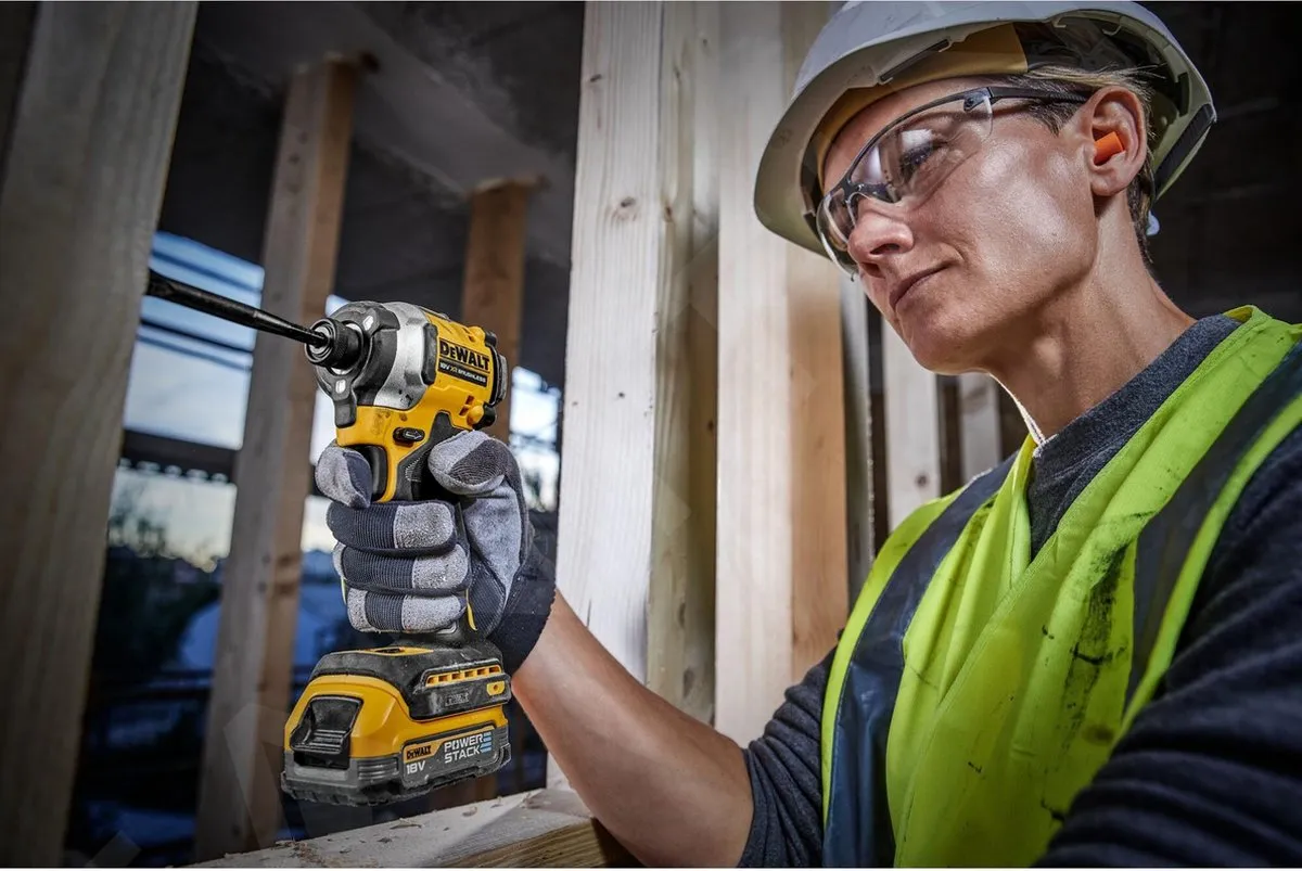 DeWalt DCF850E2T Slagschroevendraaier 205Nm - 18V XR - Geel/Zwart