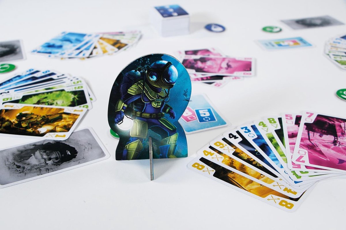 999 Games - De Crew Missie Diepzee - Kaartspel - Werk samen en win - 30 verschillende missies - Gezelschapsspel - Klein cadeautje