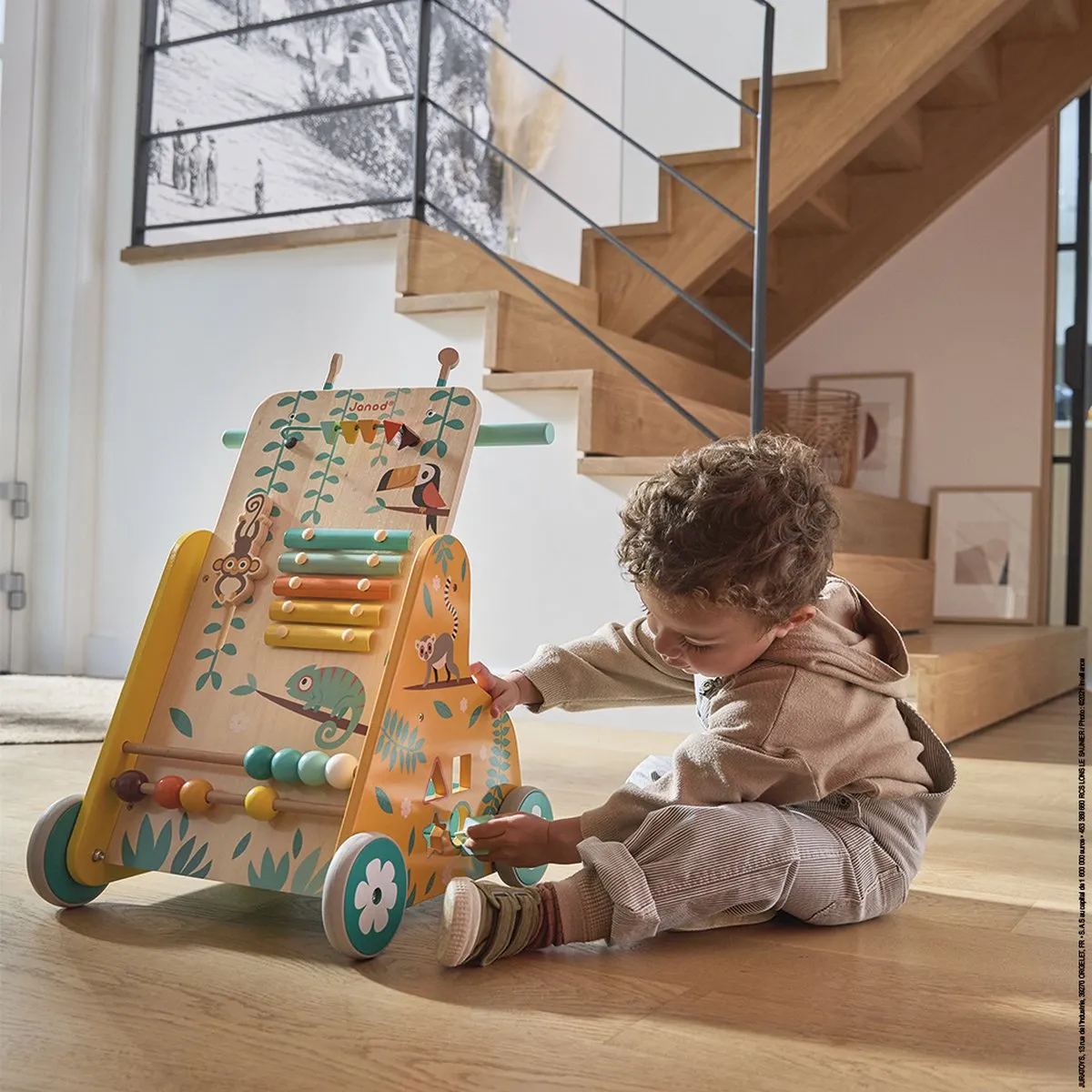 Janod Tropik Houten Looptrainer - 6 Activiteiten - Geel/ Groen