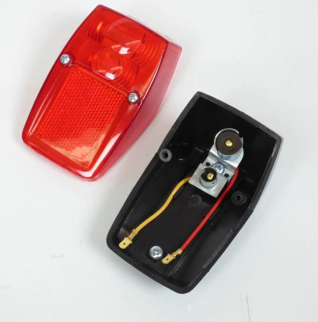 Replay Achterremlicht Rood voor Peugeot 103