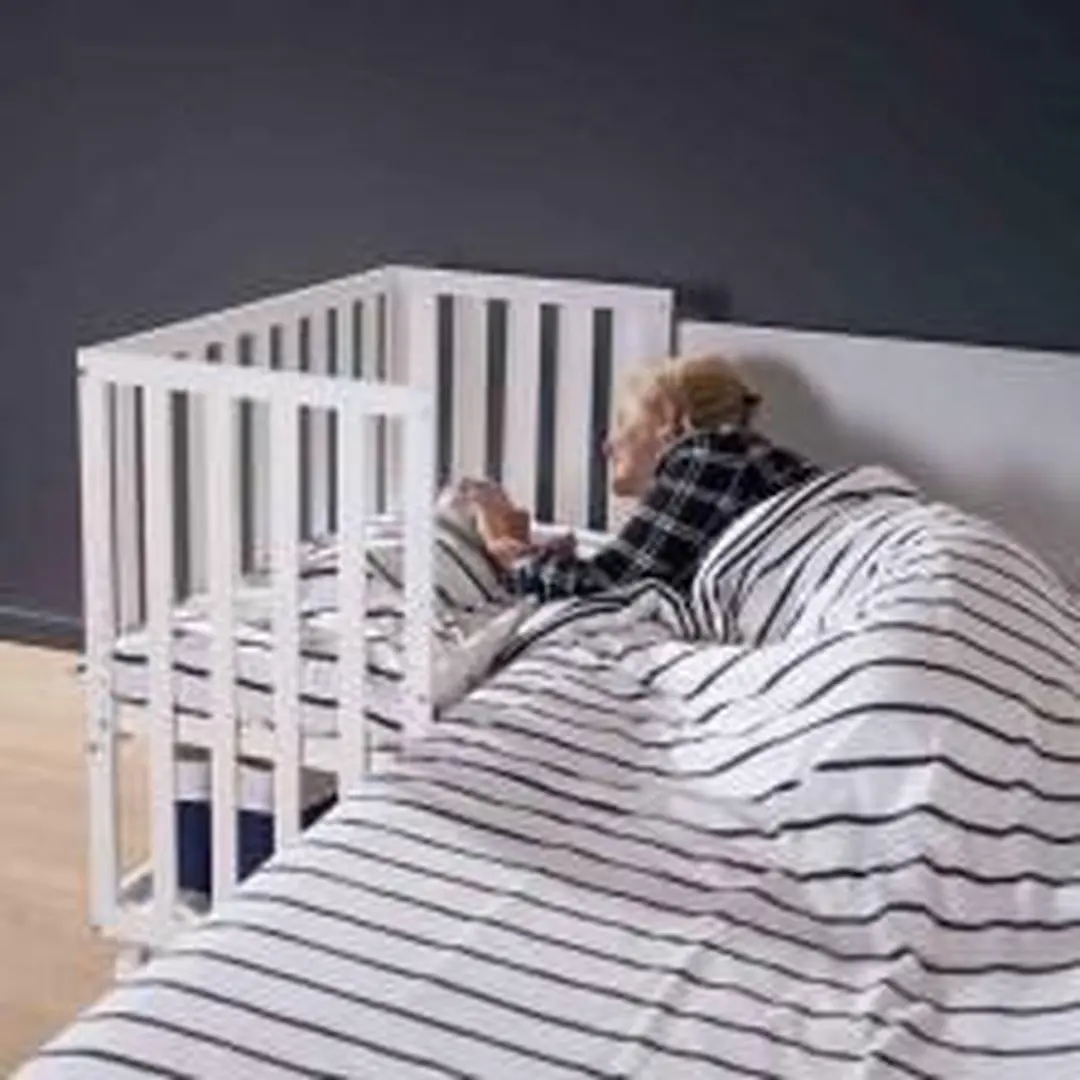 Childhome Bedkant Wieg Beuk Grijs 50x90cm - met wielen