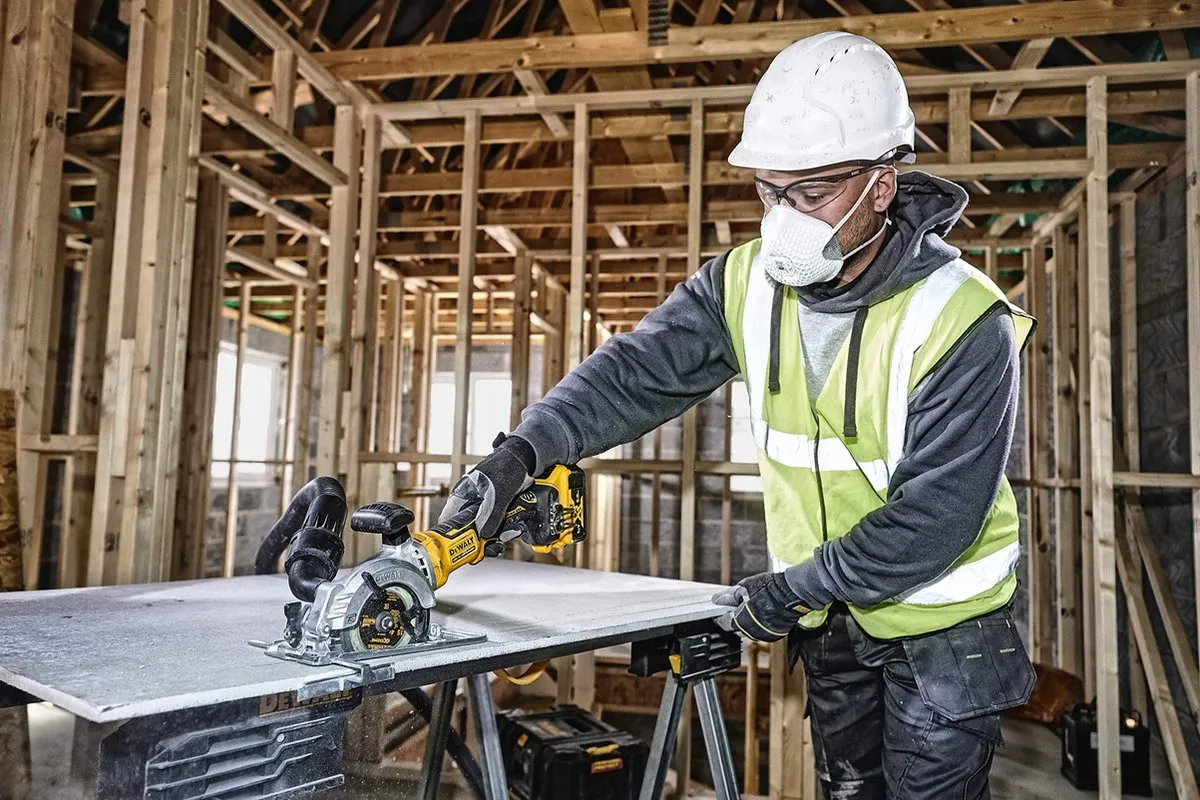 DeWalt DCS571P2 Accu Cirkelzaag 18V - 115mm - 2x 5.0Ah