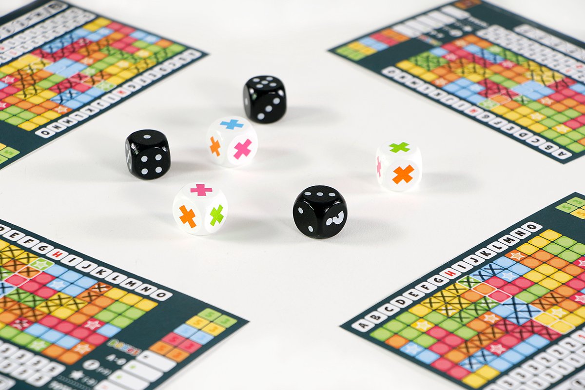 999 Games - Keer op Keer dobbelspel met Extra Scoreblokken level 2, 3 en 4 - Hét dobbelspel voor het hele gezin - Gezelschapsspel - Familiespel - Educatief spel - Klein cadeautje